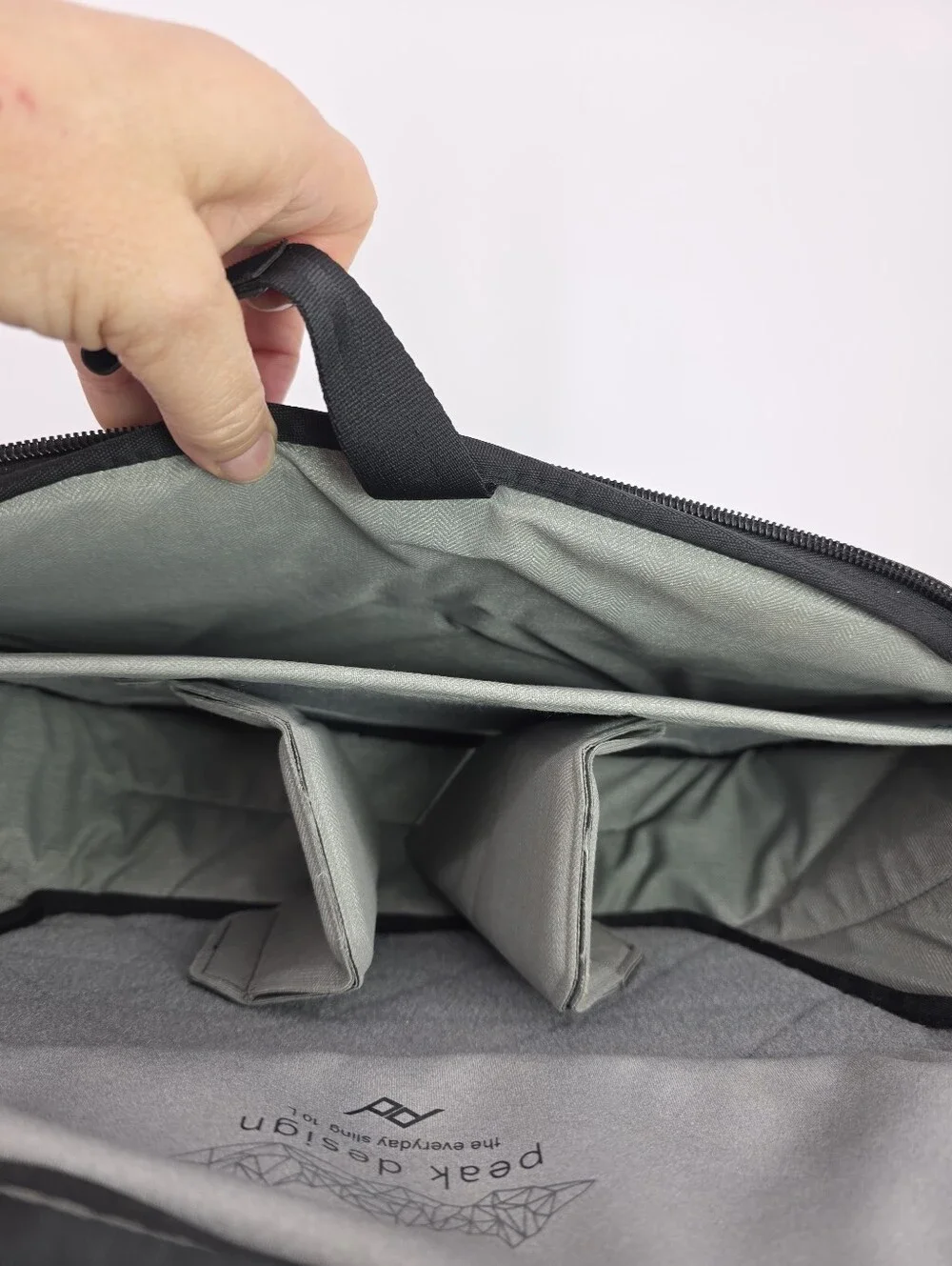 Peak Design Everyday Sling 10L V1 Ash Gray Camera Bag w/ Dividers